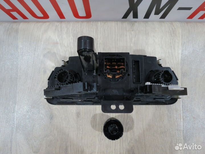 Блок управления отопителем Hyundai Solaris 2