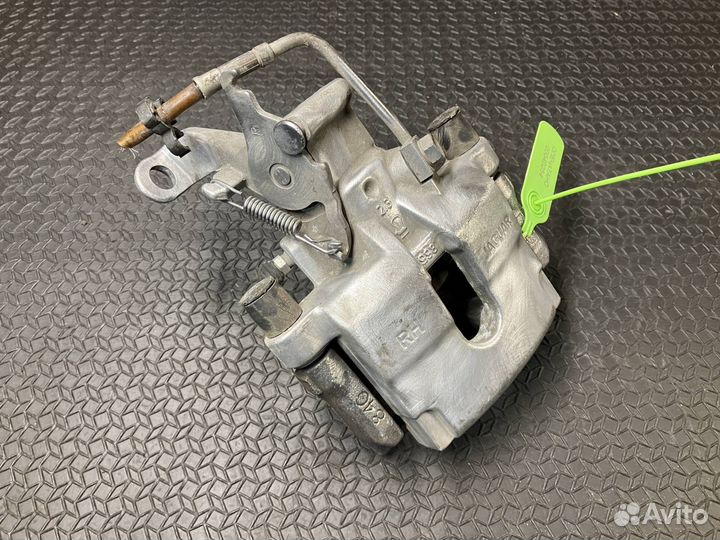 Суппорт тормозной задний правый Jaguar XJ X351