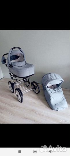Прогулочная коляска с надувными колесами