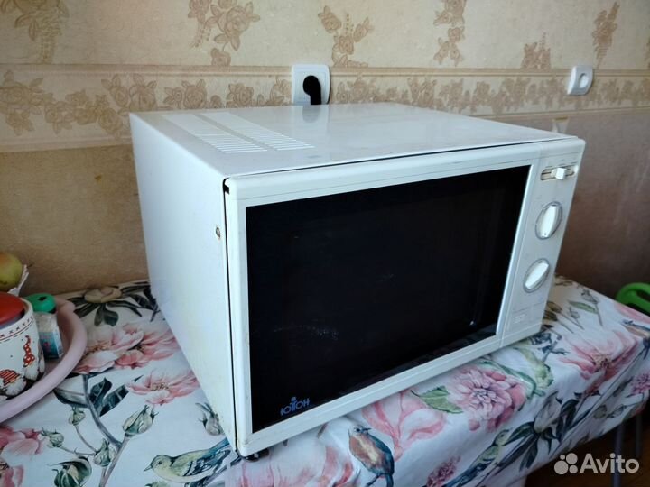 Большая микроволновая печь