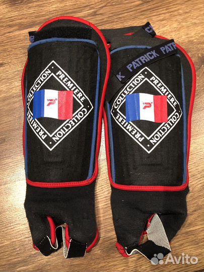 Футбольные щитки