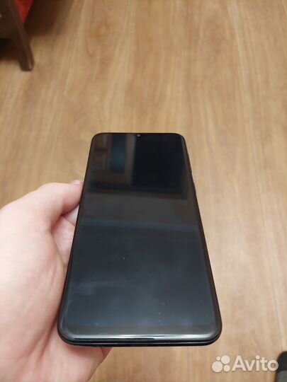 Samsung Galaxy A20, 3/32 ГБ