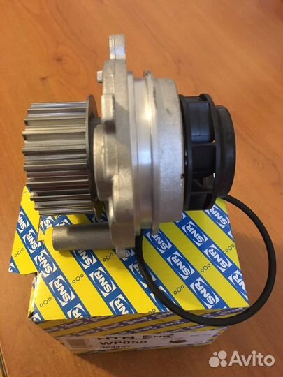 Водяной насос (Помпа) Audi A4/A6, VW Passat