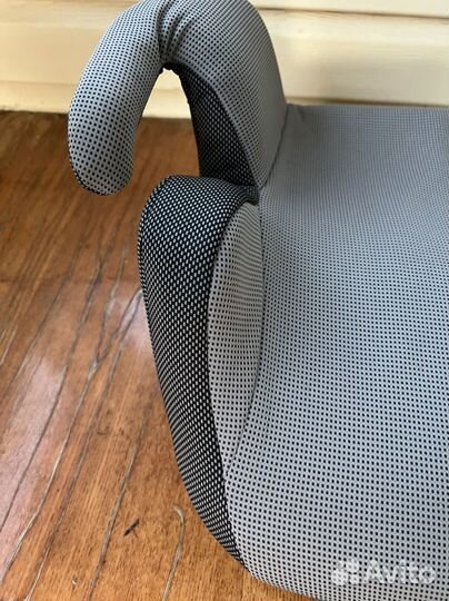 Автомобильное кресло бустер