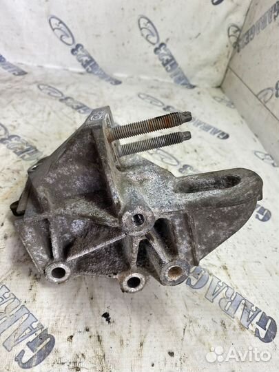 Опора двс Ford Fusion