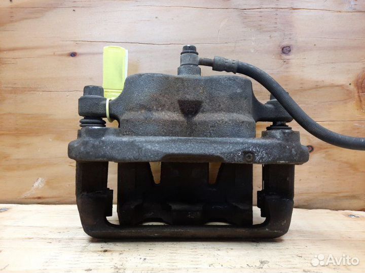 Суппорт прав. перед. nissan elgrand