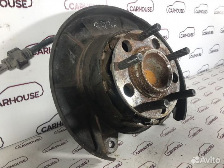 Кулак поворотный задний правый Mitsubishi Lancer X