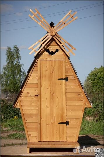 Дачный туалет деревянный