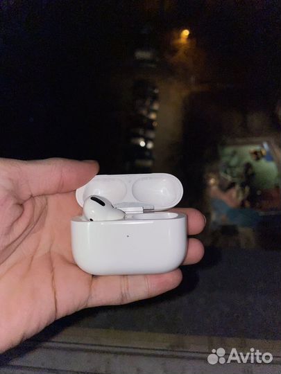 Airpods pro левый