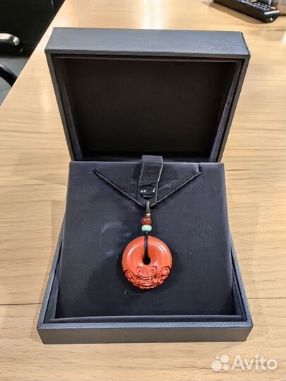 Украшение на шею
