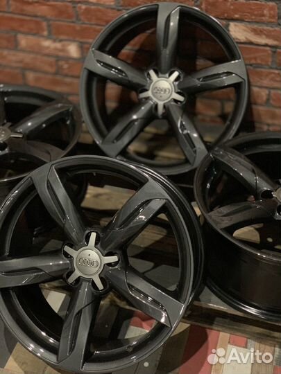Литые диски Audi R18