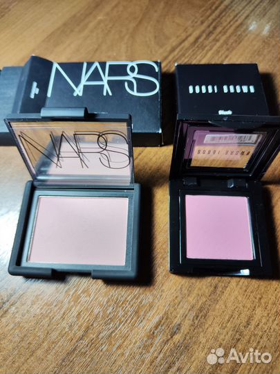 Румяна Nars, Bobby Brown