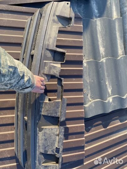 Решетка радиатора mitsubishi pajero iv