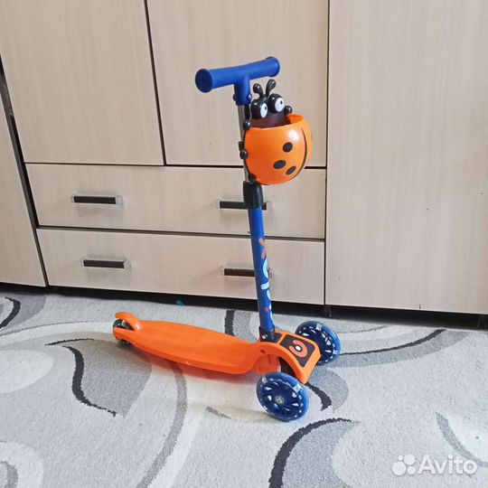 Самокат детский трехколесный новый