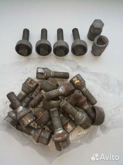 Колесные болты/секретки на Ваз