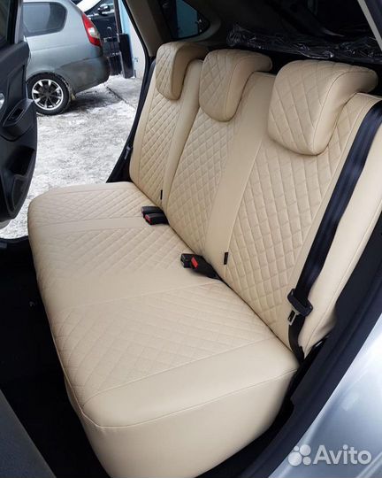 Чехлы из экокожи и алькантары на LADA Xray бежевые