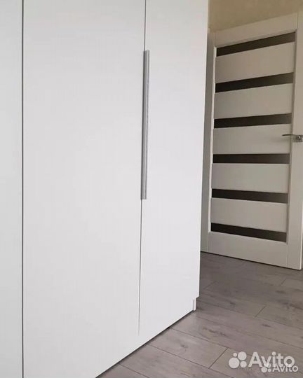 Современный шкаф