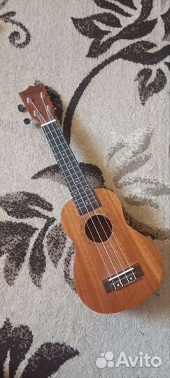 Гитара укулеле