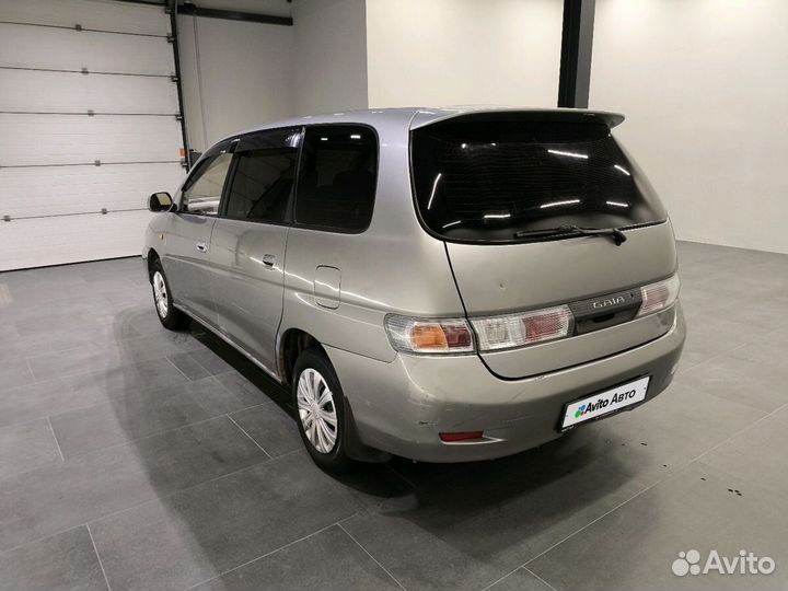 Toyota Gaia 2.0 AT, 2001, 300 000 км