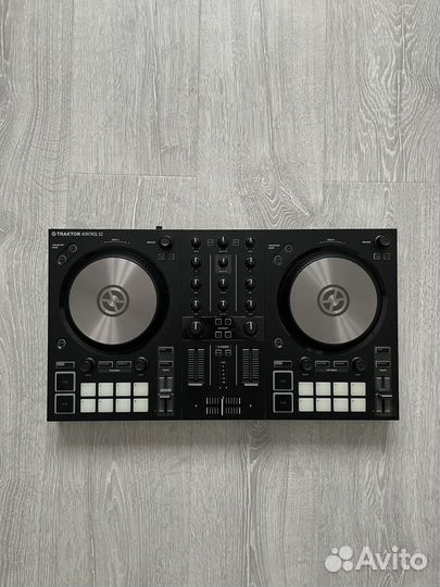 Dj-контроллер NI traktor kontrol S2 MK3