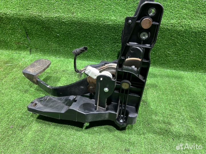 Блок педалей Opel P-J Astra седан 1.4 2013