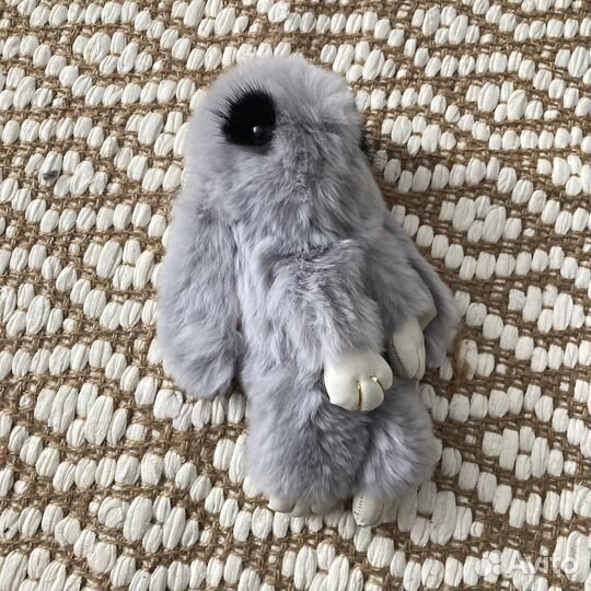 Брелок зайчик из натурального меха
