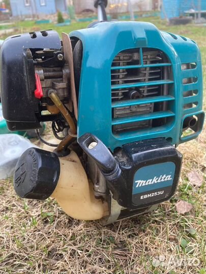 Триммер Makita евн253U бензиновый