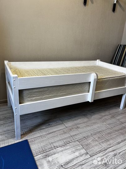 Детская кровать с матрасом