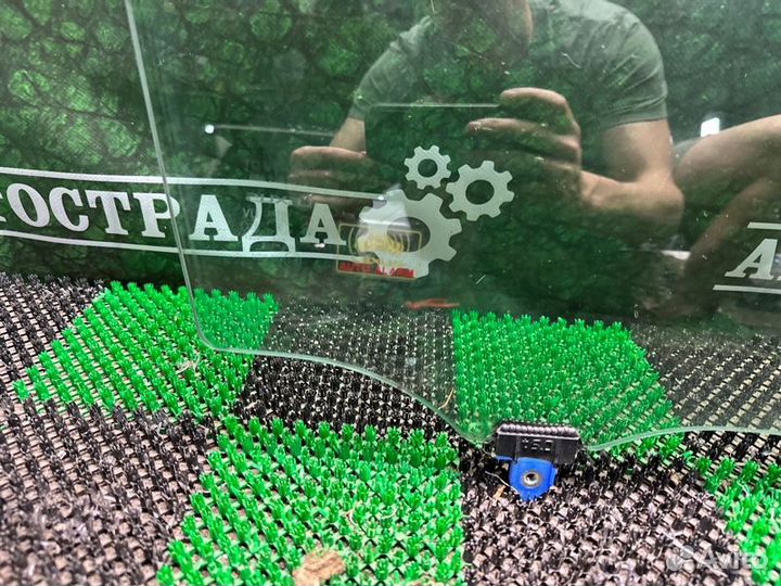 Стекло двери переднее правое Lexus Gx460 2009-2019