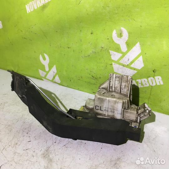 Замок двери передней правой Форд Фокус 1