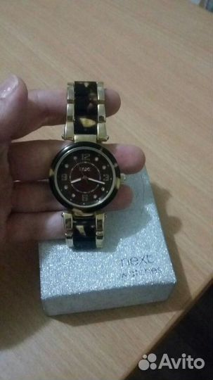 Часы next