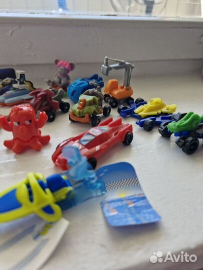Игрушки киндер 2024 Европа машинки животные