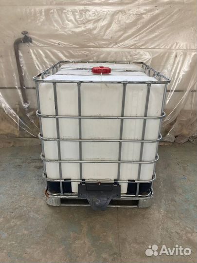 Еврокуб 1000 л чистый на металле б/у