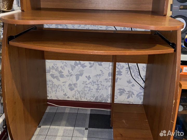 Компьютерный стол