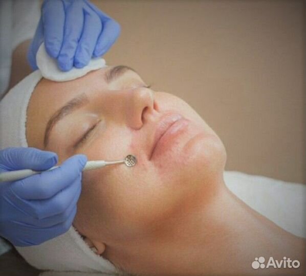 Чистка пилинг и уходы, прокол ушей 0+, в клинике