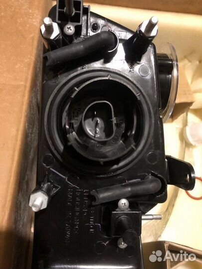 Фара правая dodge caravan