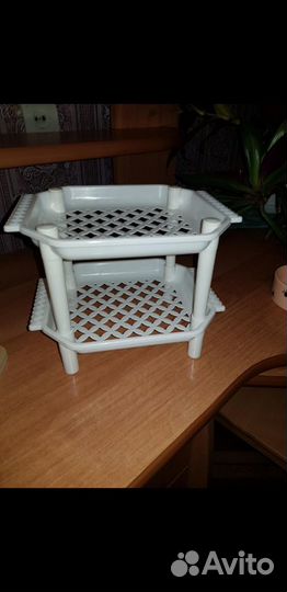 Этажерка не большая