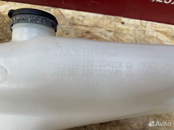 Бачок омывателя Renault Logan