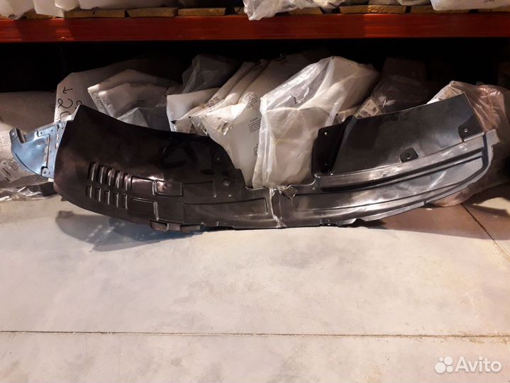 Подкрылок передний правый Kia Sorento XM