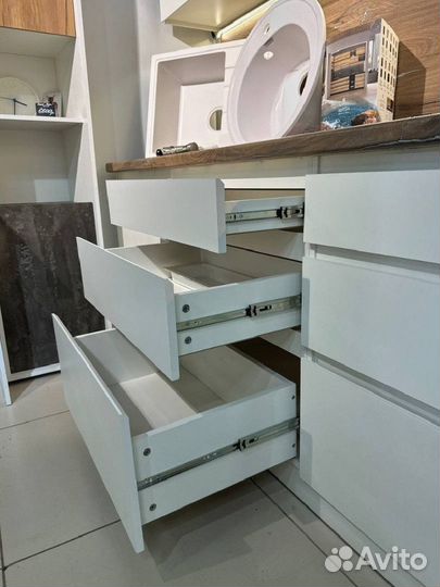 Кухня белая 160 см в наличии