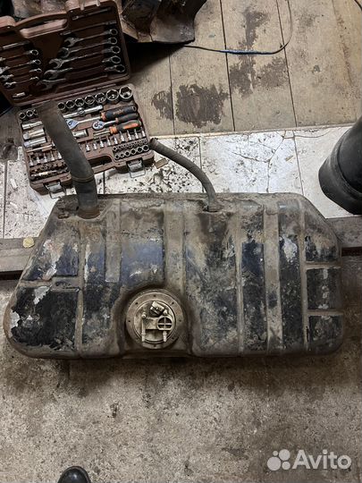 Топливный бак ваз2110/приора