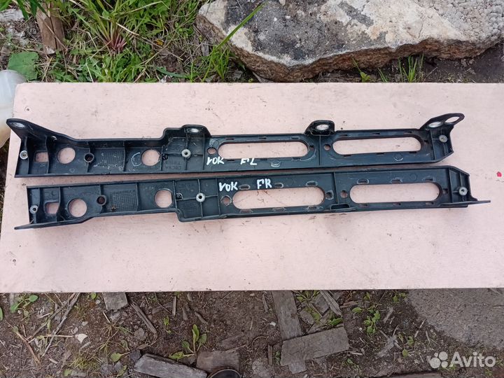 Кронштейн переднего крыла на Рейнж Ровер IV 2016г