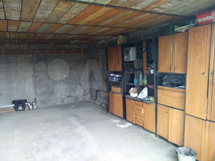 Гараж, > 30 м²