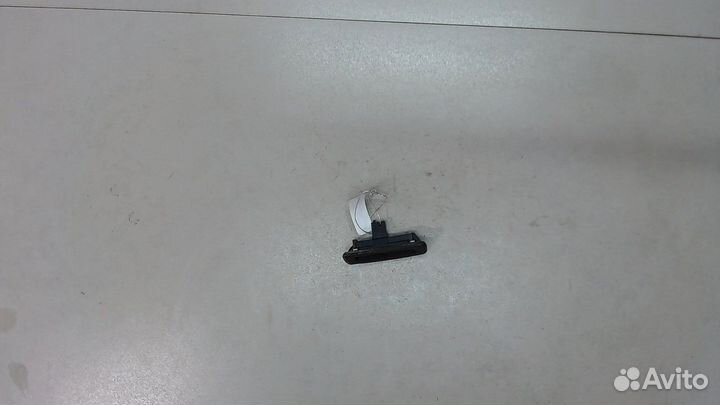 Кнопка багажника Skoda Octavia (A7), 2013