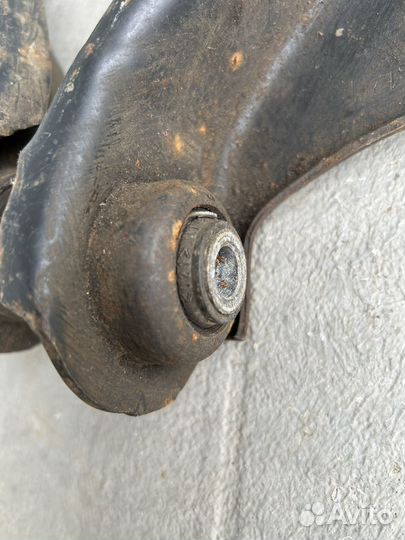 Рычаг подвески Renault Megane 1