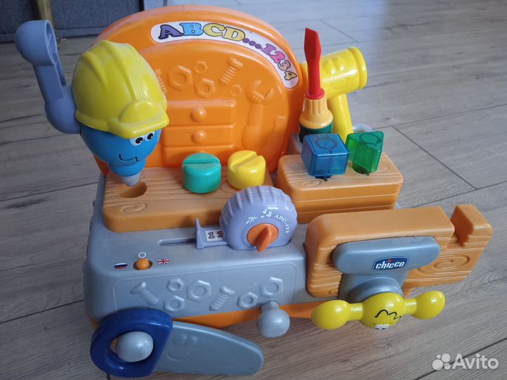 Интерактивная развивающая игрушка Chicco Плотник