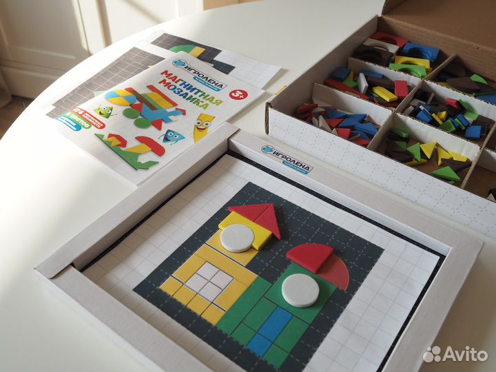 Мозаика и контейнеры для игрушек