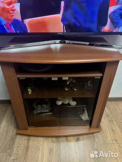 Тумба под телевизор