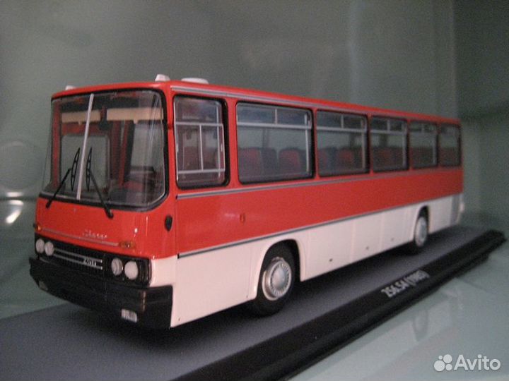 Ikarus Икарус 256.54 (1985) Красно-белый Classicbu