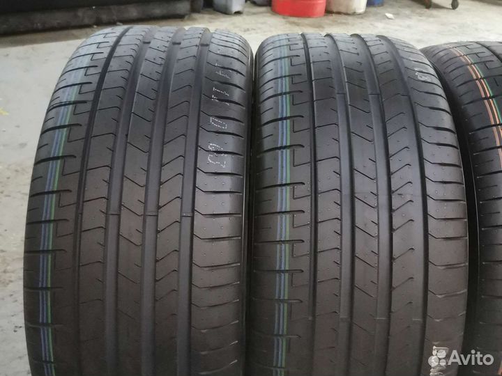Pirelli P Zero PZ4 275/40 R22 и 315/35 R22